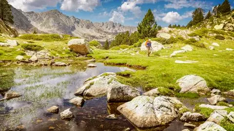 Titelbild für 7 Tage Andorra – Altertümliche Bergdörfer, saftige Wiesen & kristallklare Bergseen im Fürstentum